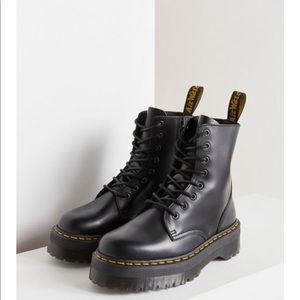 Doc Marten Jadon 8-eye platform boot
